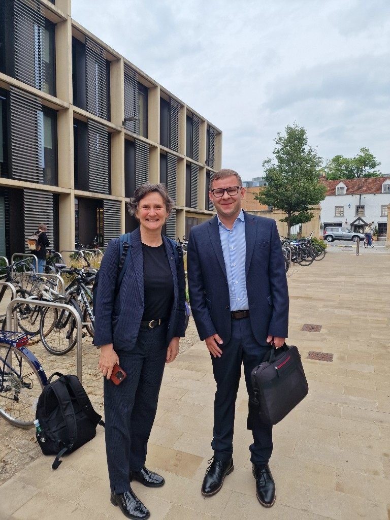 Igor Nesterenko with Professor Irene Tracey, Vice-Chancellor of the University of Oxford, after the Vice-Chancellor's Colloquium